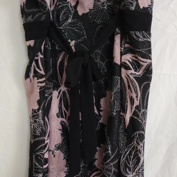 Tempted Black and Pink Floral Top - Picture 7 of 7